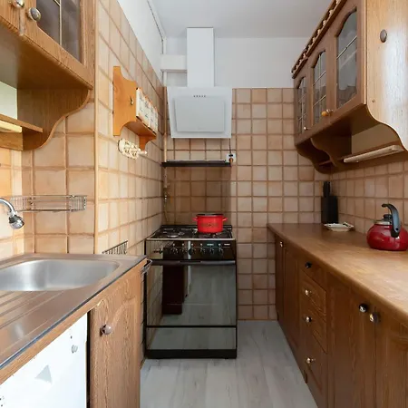 Atmospheric 3city In With Two Bedrooms And Balcony By Renters Apartment *